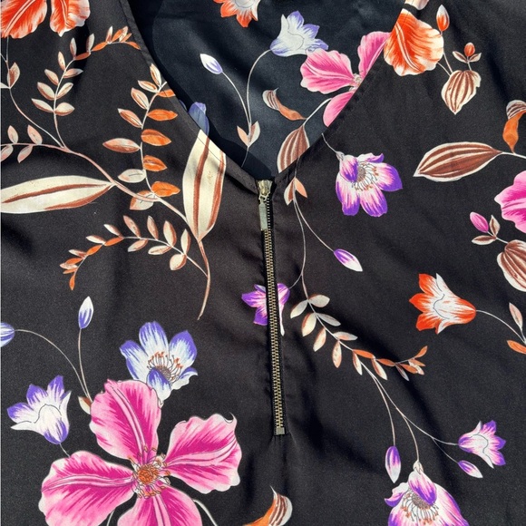 Express Floral Blouse — Size Large - Picture 2 of 4
